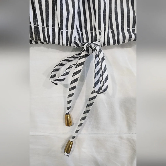 Bebe Gray White Stripes Long Sleeves Drawstring Tie at Waist Size M - Picture 9 of 10